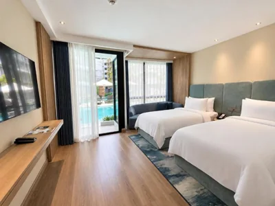 Standard-kamer met kingsize bed — Laya Suites and Residences